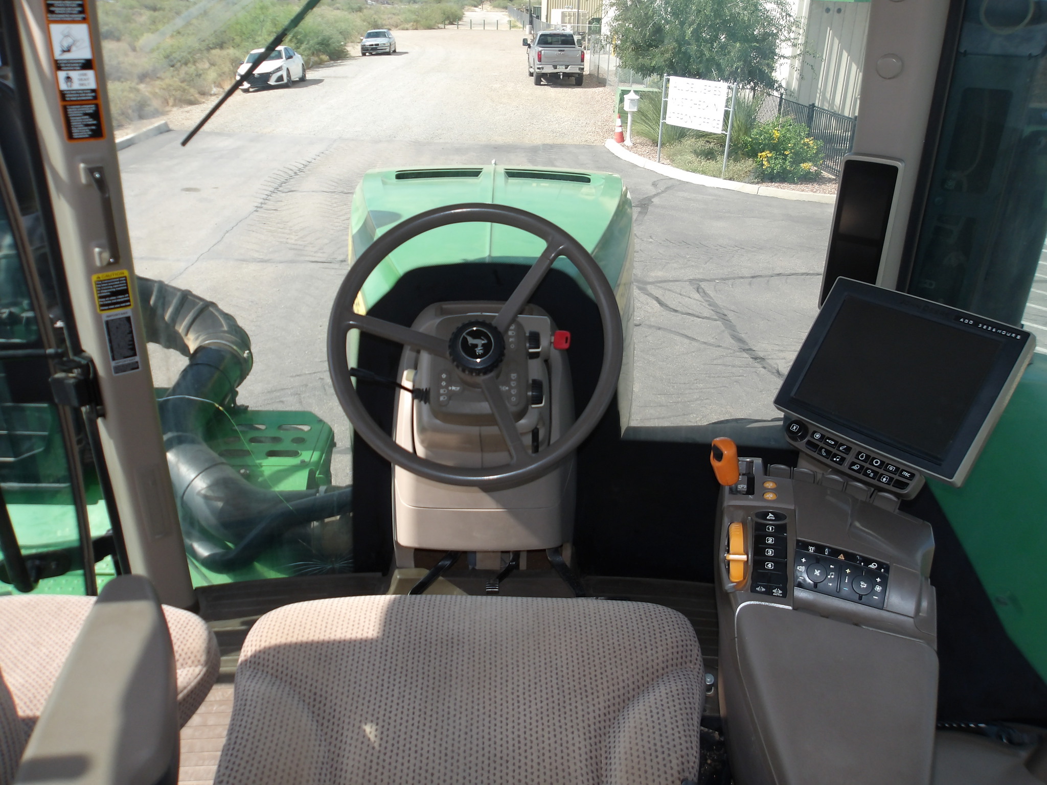 2015 John Deere 9570R Image 32