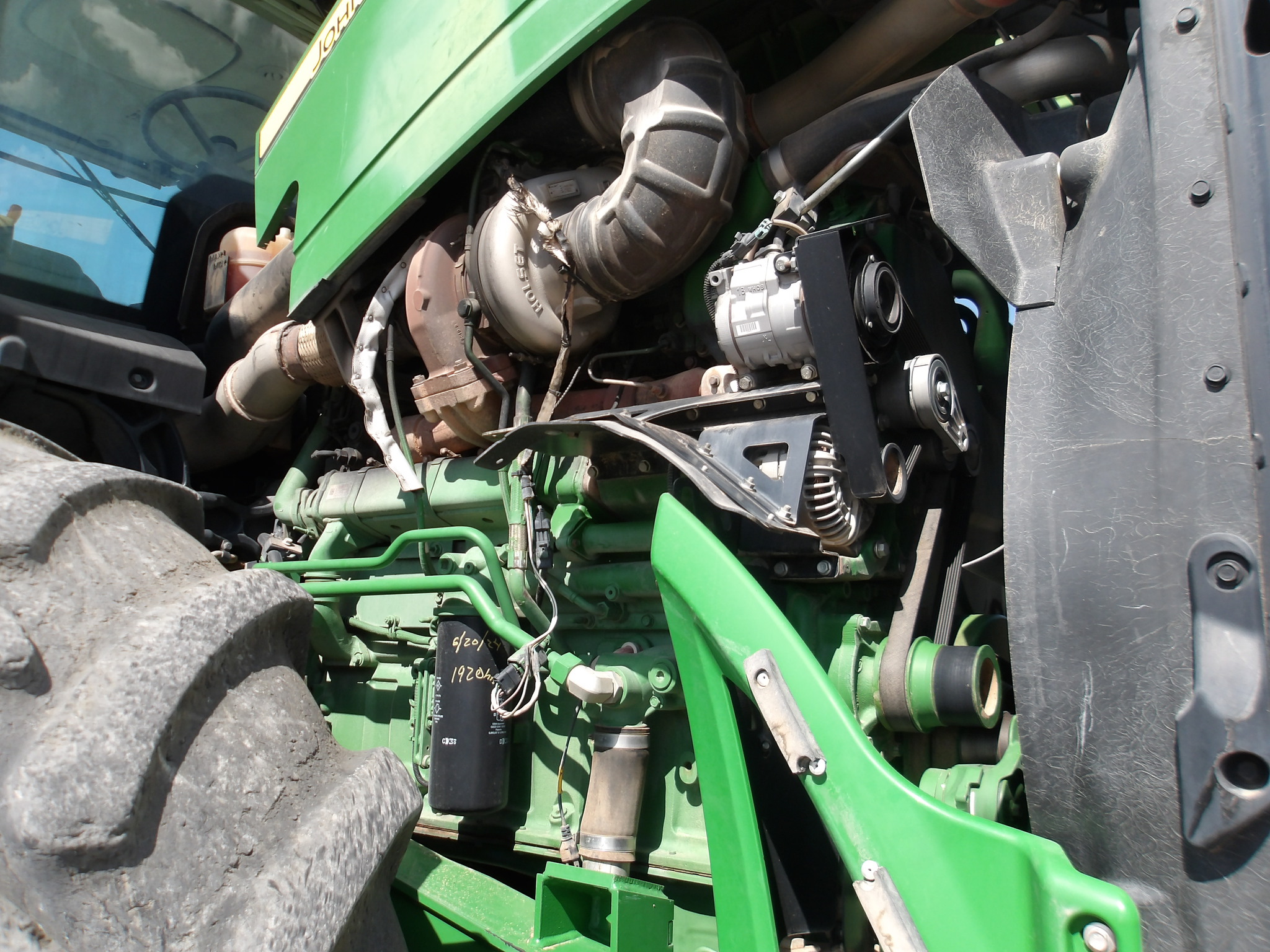 2015 John Deere 9570R Image 38