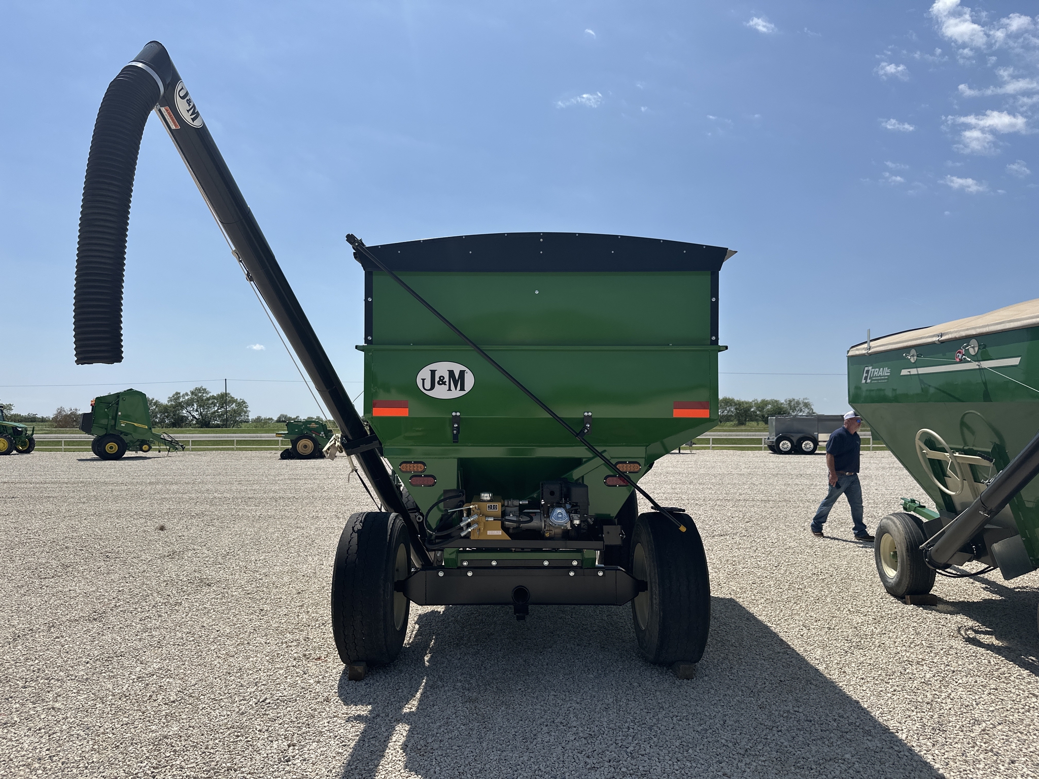 2023 J&M 385SD Image 6