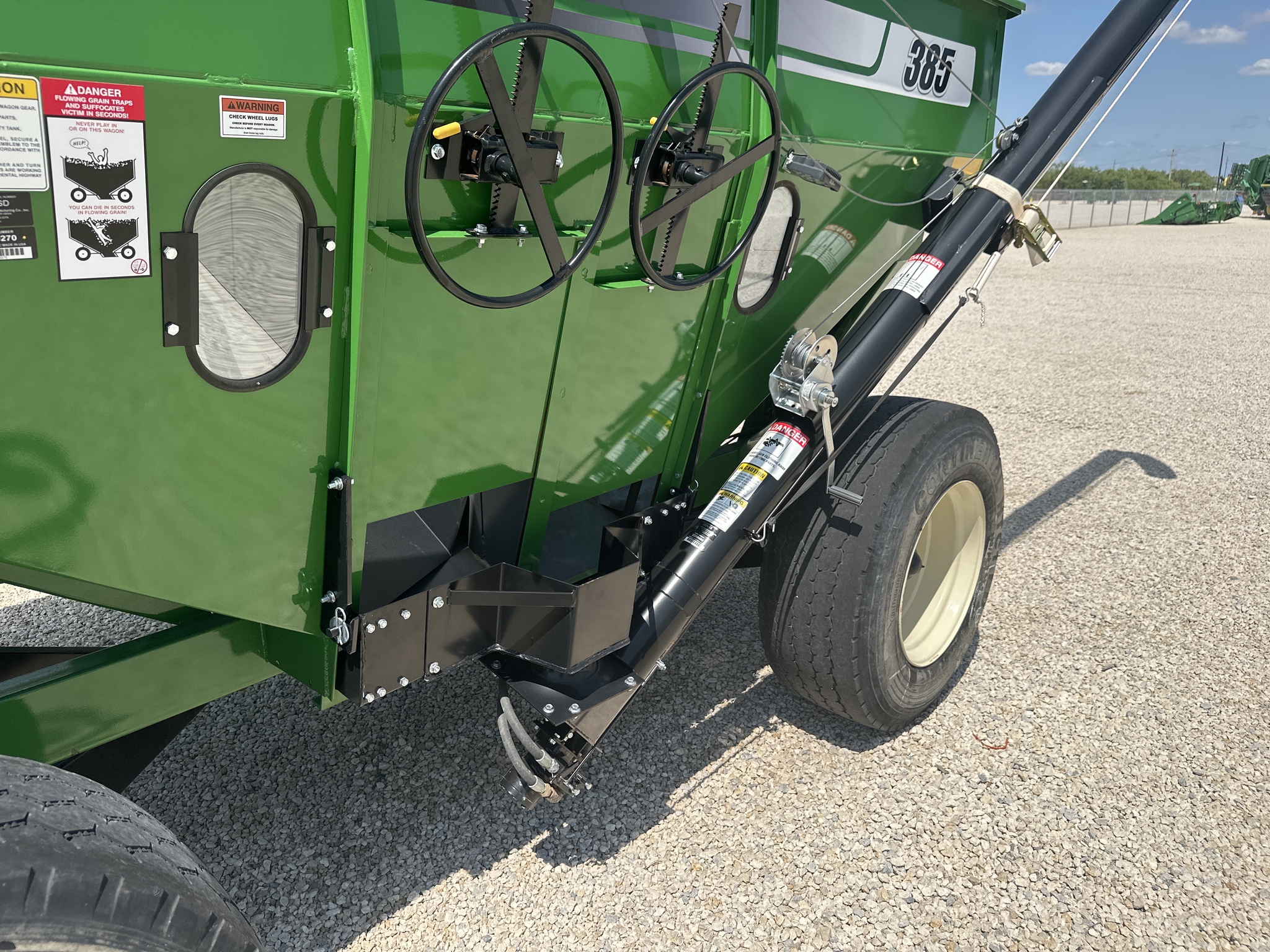 2023 J&M 385SD Image 8
