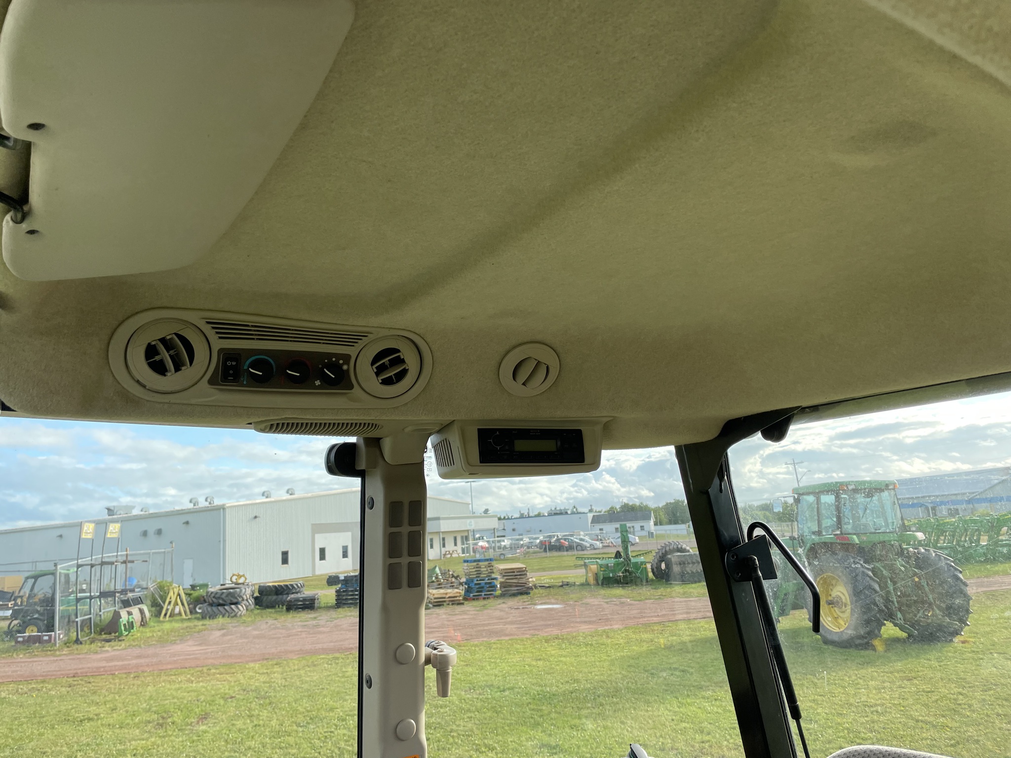 2019 John Deere 5090E Image 19