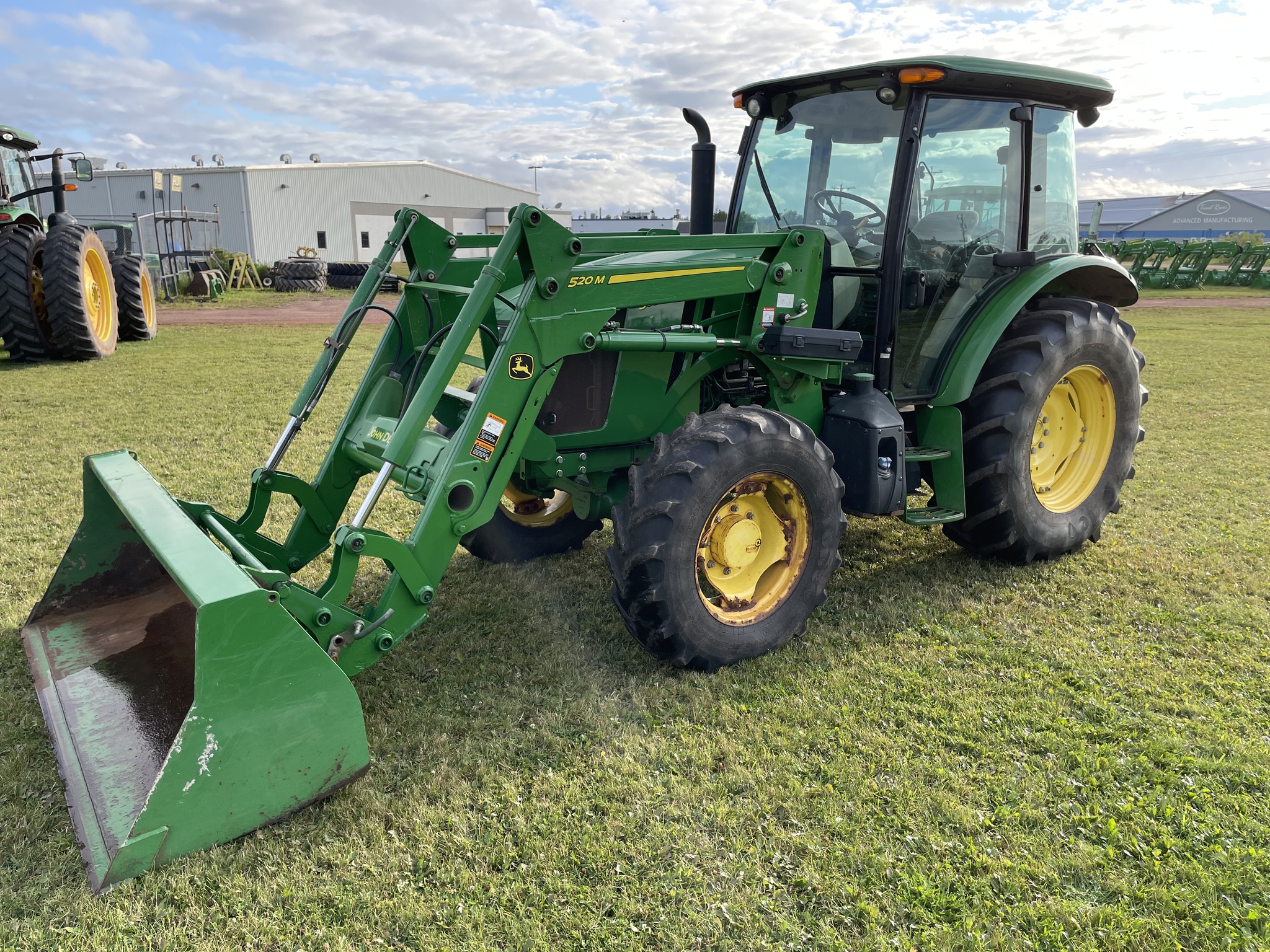 2019 John Deere 5090E Image 1