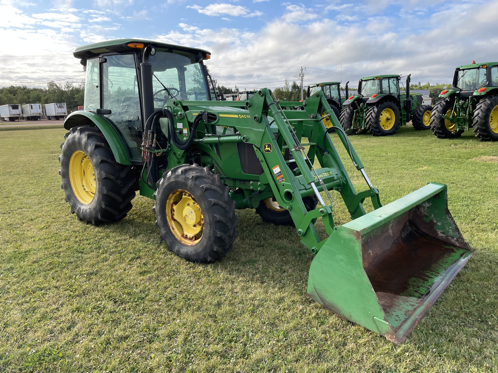 2019 John Deere 5090E Image 5