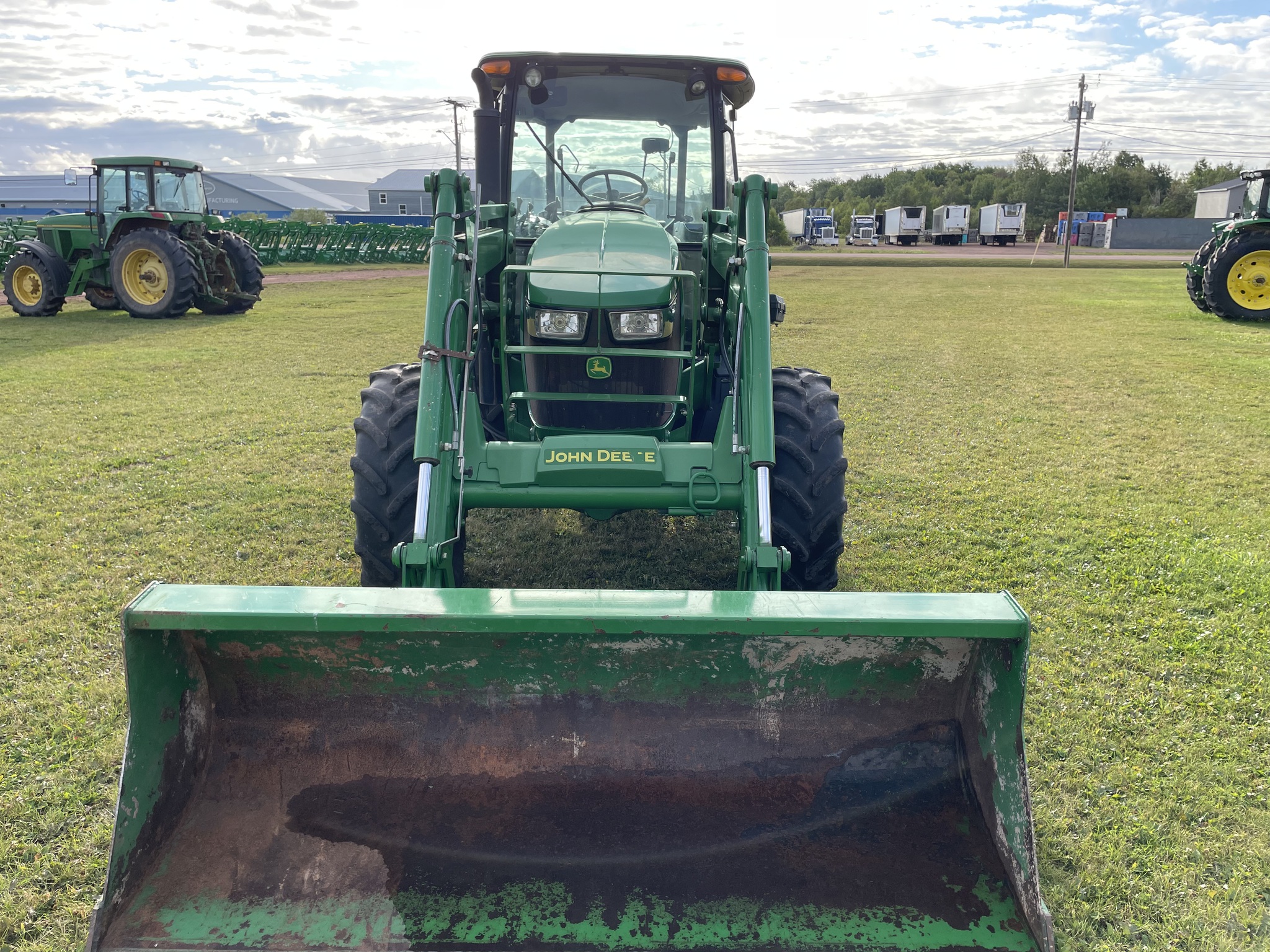 2019 John Deere 5090E Image 6