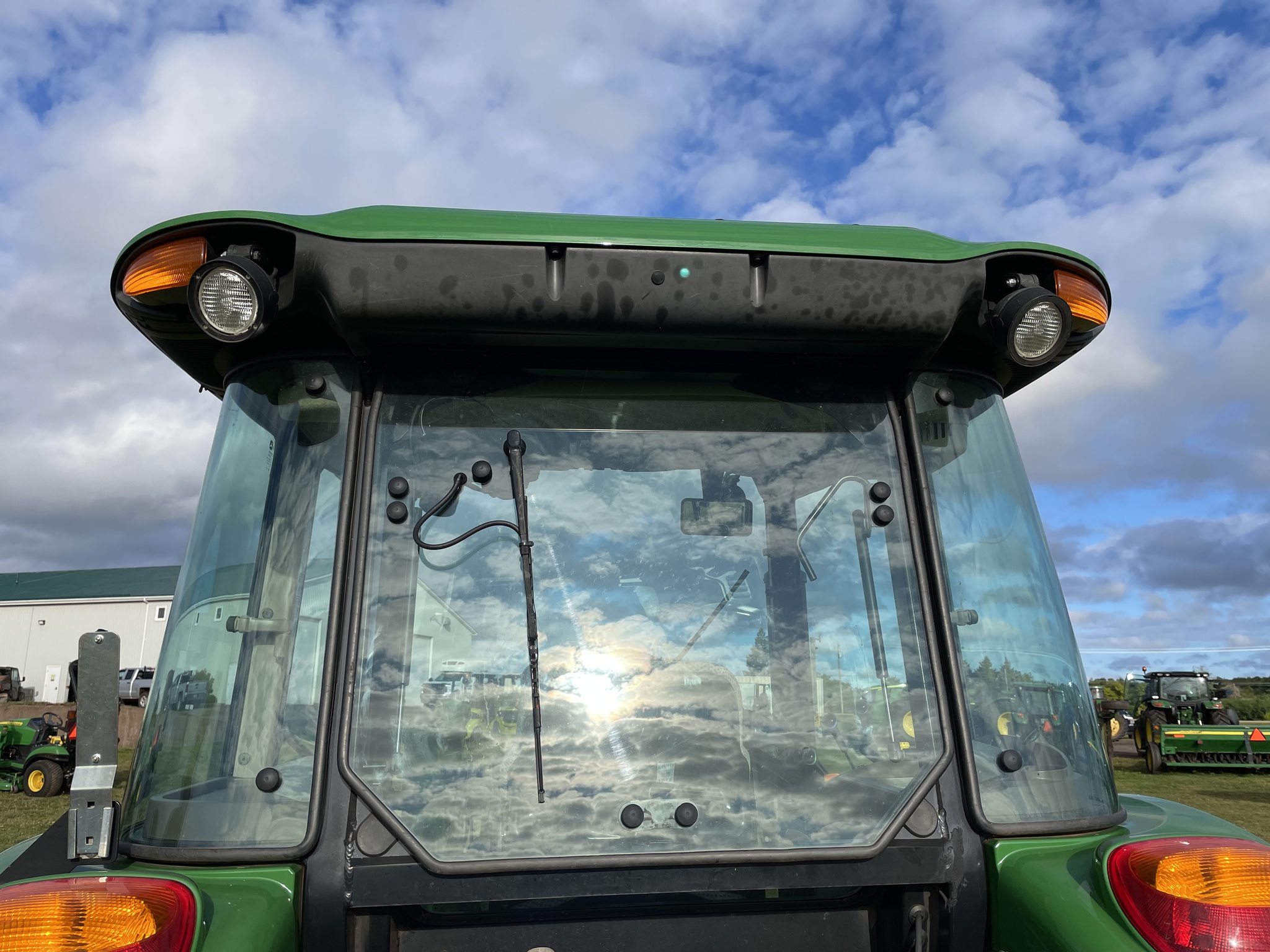 2019 John Deere 5090E Image 8