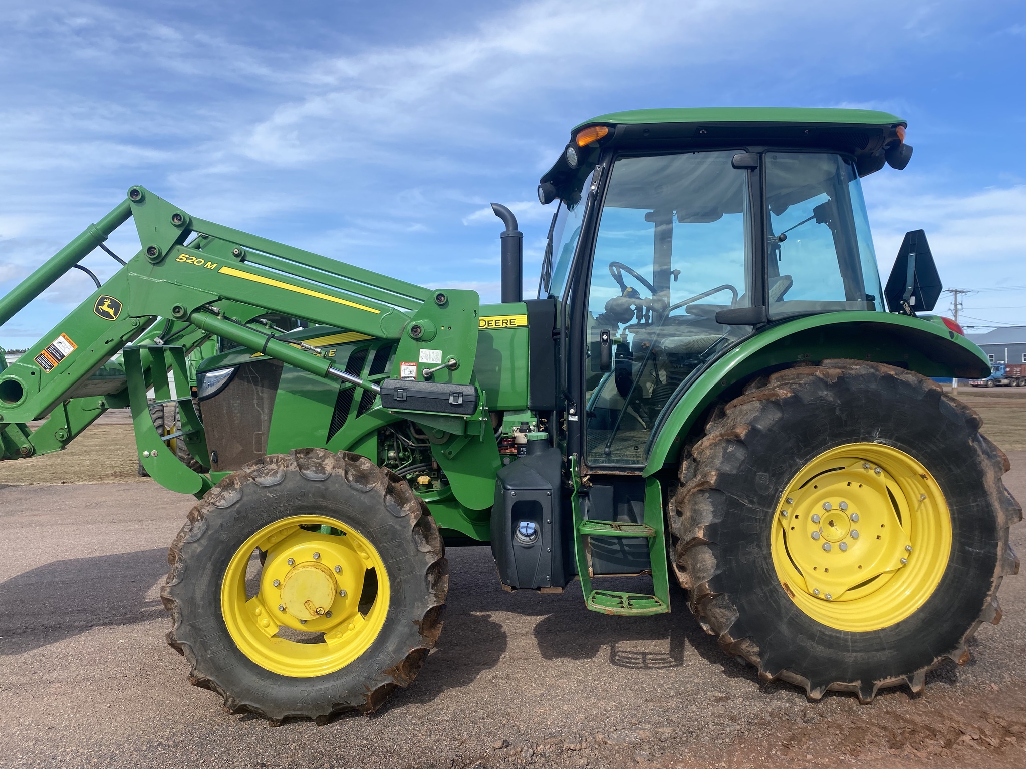 2019 John Deere 5090E Image 4