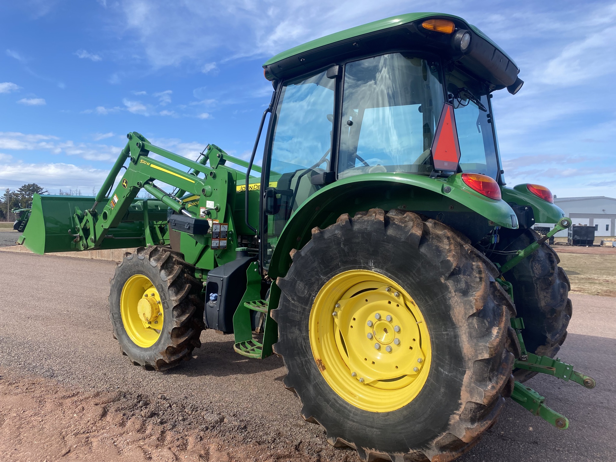 2019 John Deere 5090E Image 16