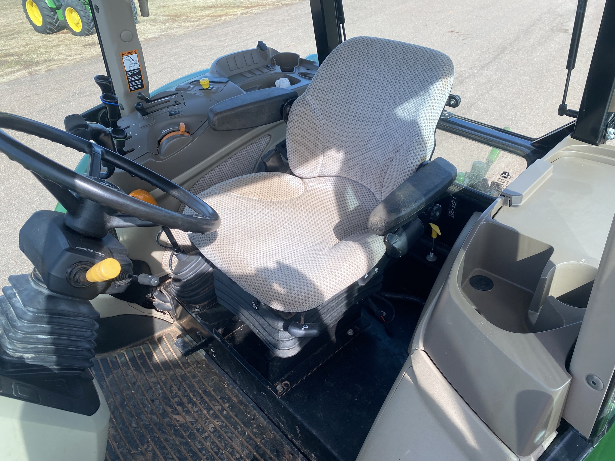 2019 John Deere 5090E Image 10