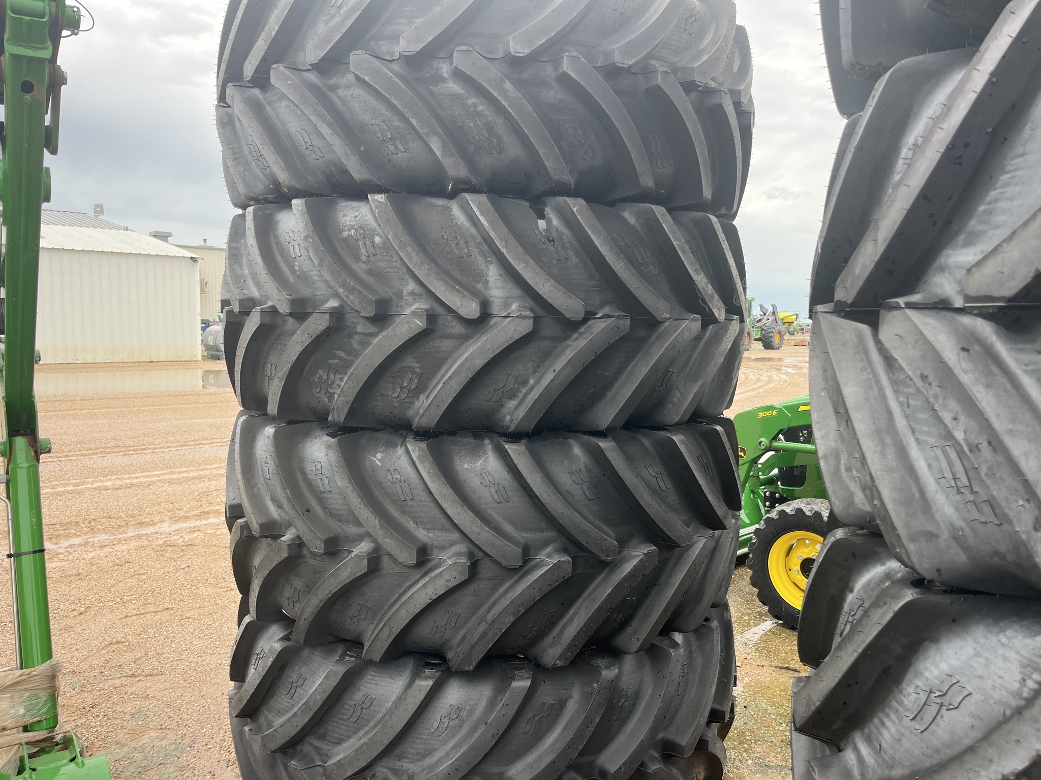 2023 Alliance VF650/65R38 Floaters Image 4