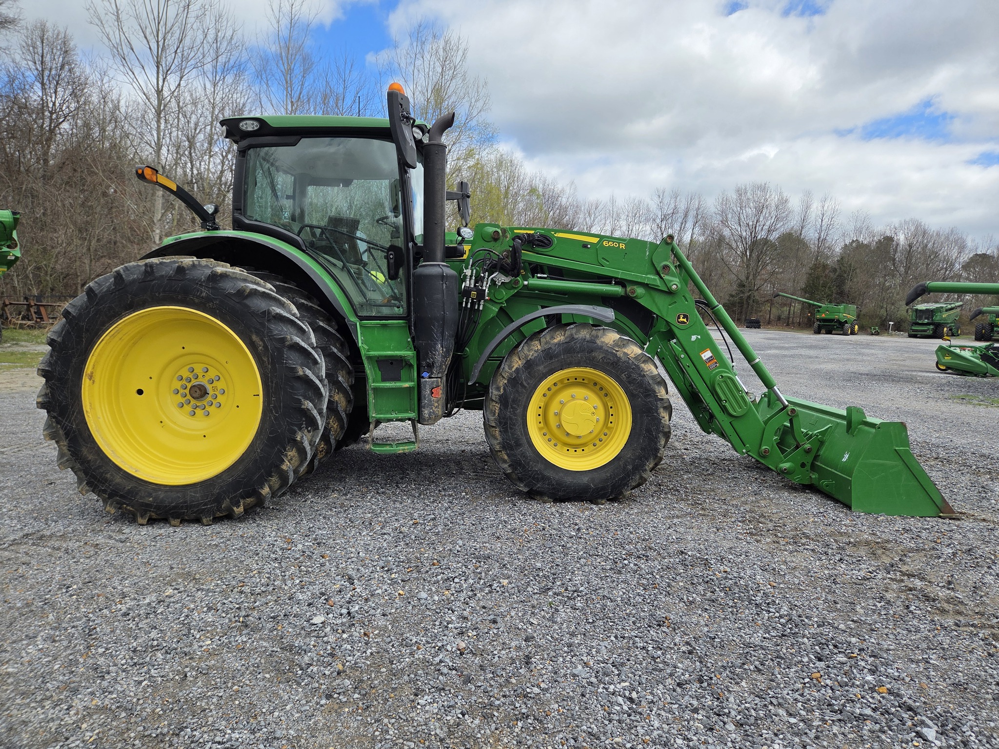 2024 John Deere 6R 195
