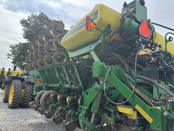 Photo of 2018 John Deere 1795