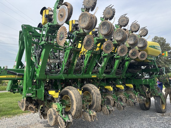 Photo of 2018 John Deere 1795
