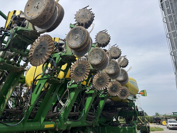Photo of 2018 John Deere 1795