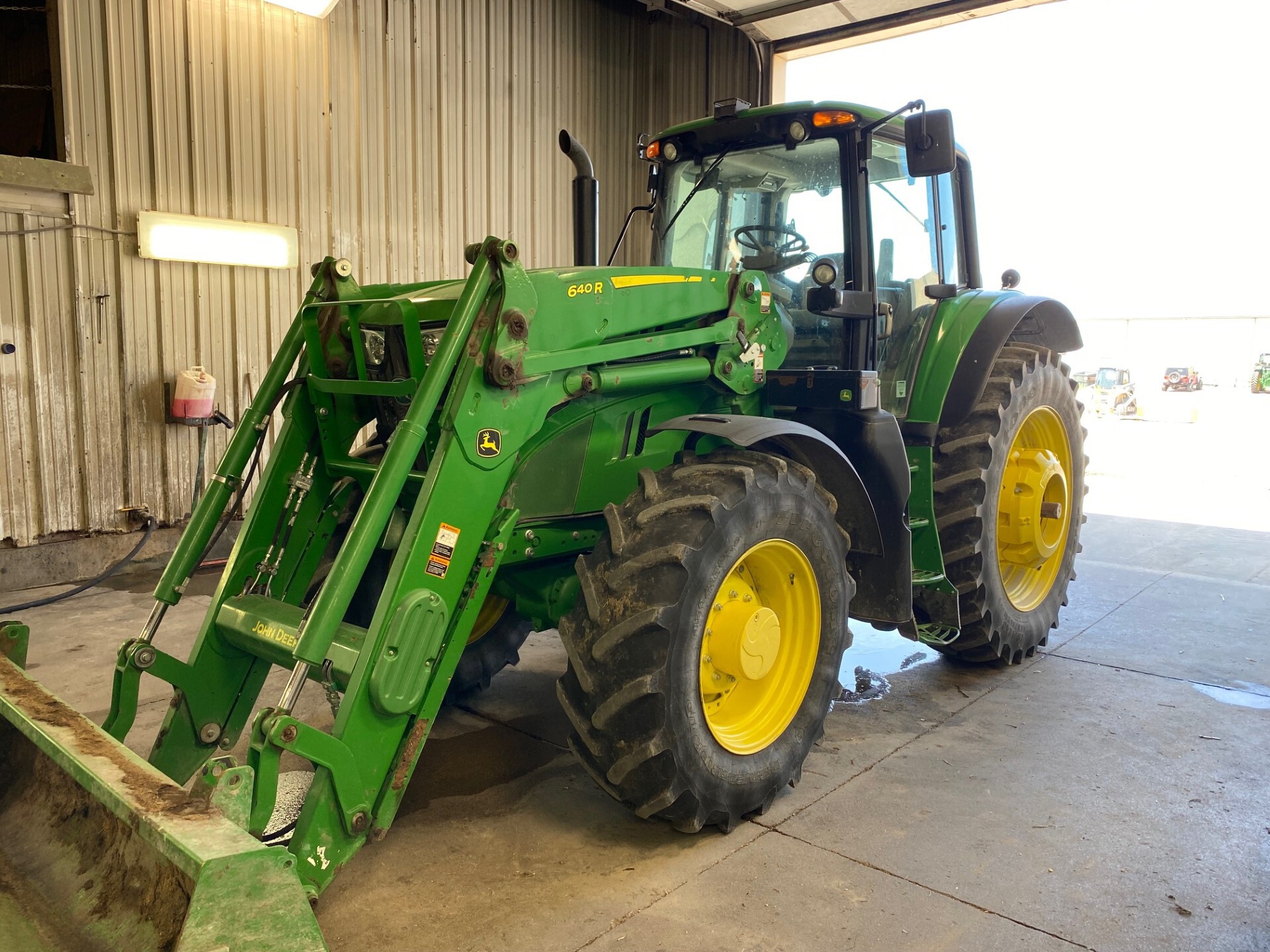 2018 John Deere 6175M Image 1