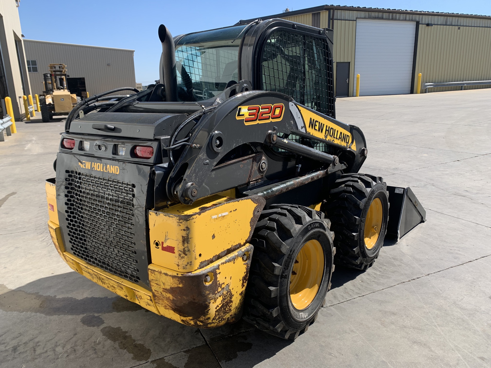 2023 New Holland L320 Image 3