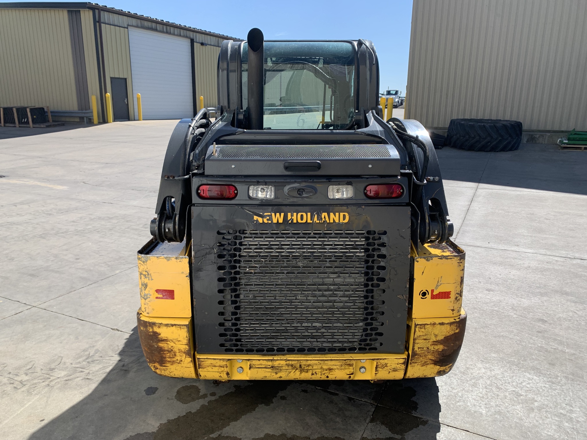 2023 New Holland L320 Image 4