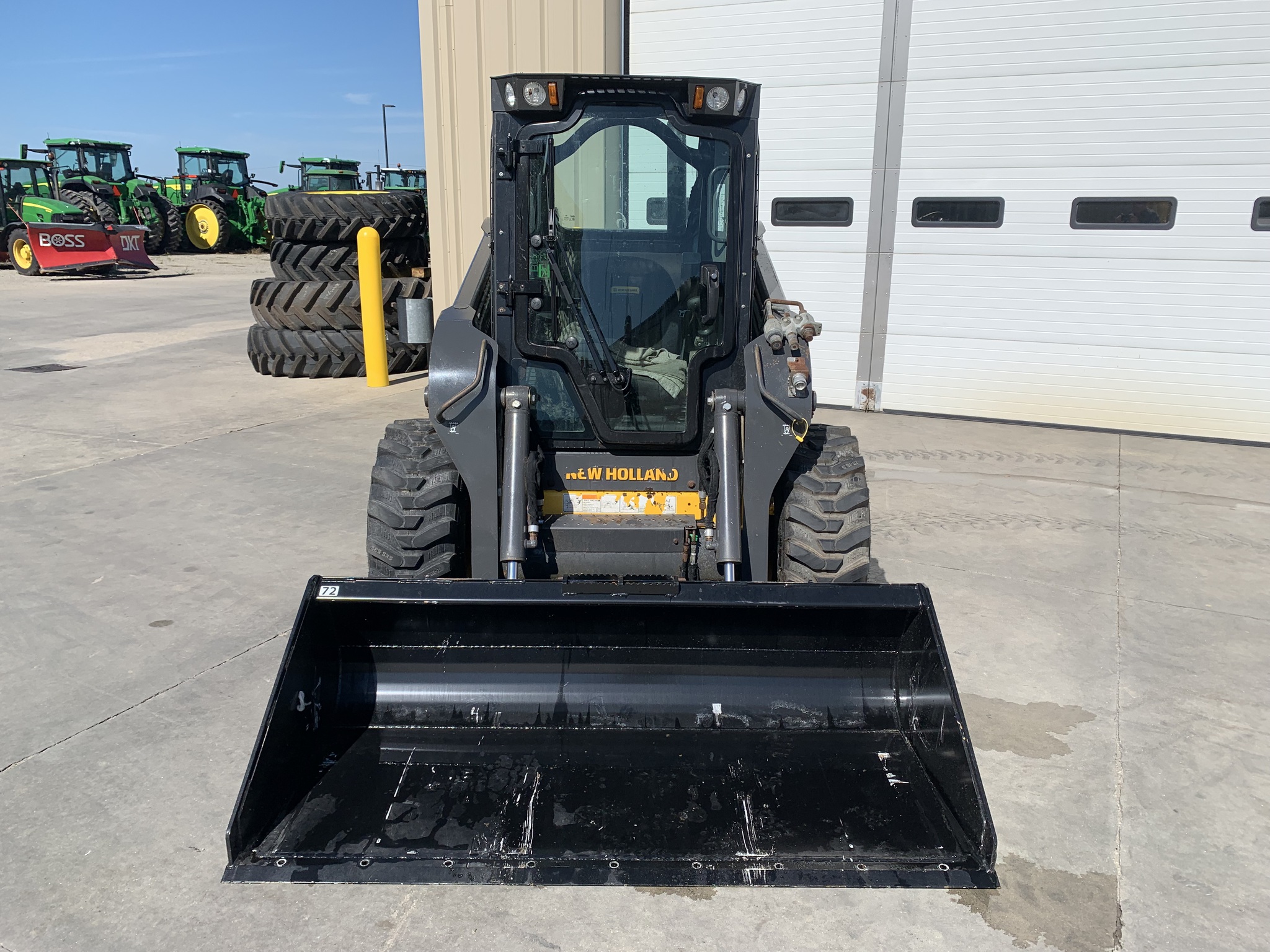 2023 New Holland L320 Image 8