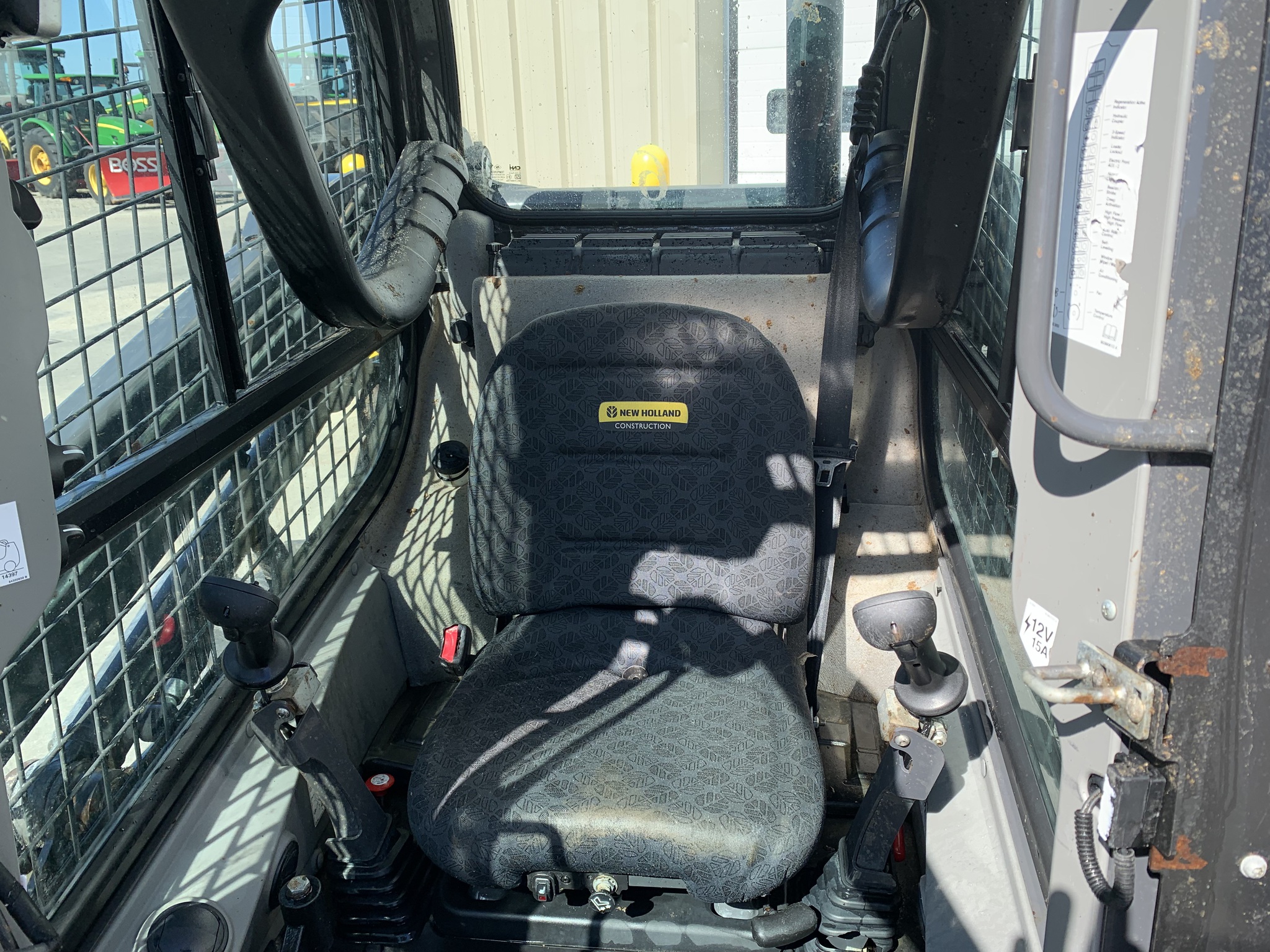 2023 New Holland L320 Image 9