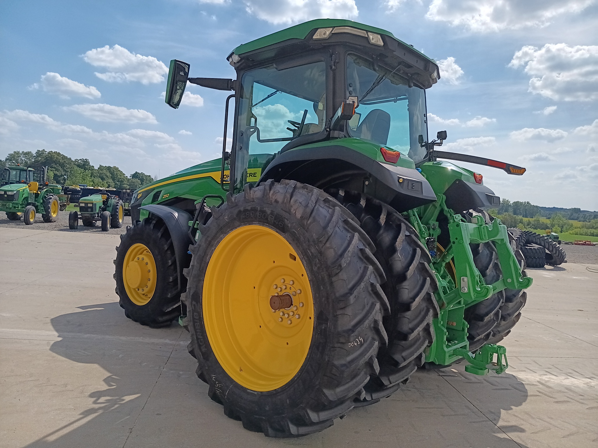 2024 John Deere 8R 250 Image 3
