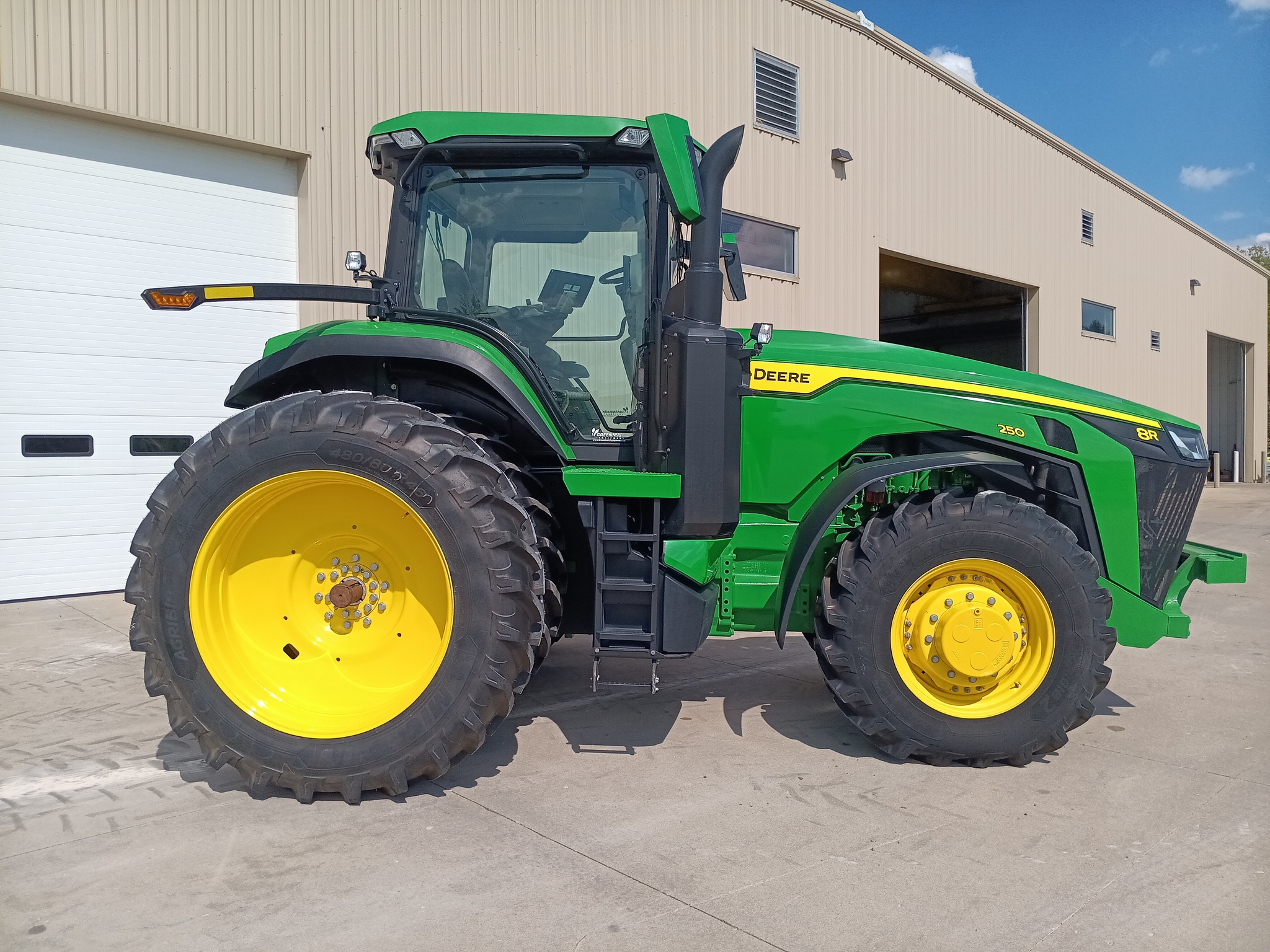 2024 John Deere 8R 250 Image 6