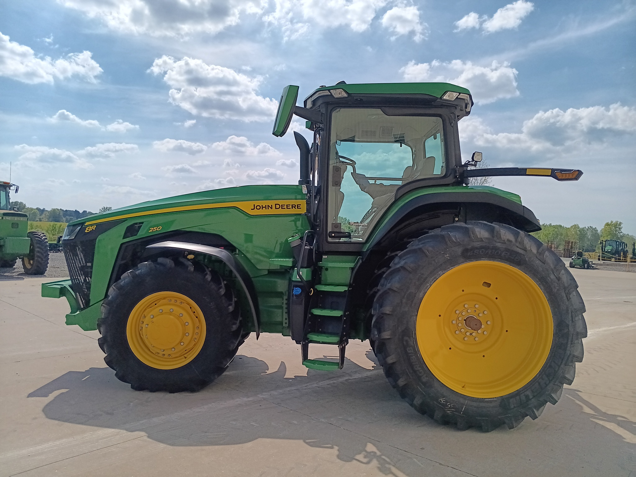 2024 John Deere 8R 250 Image 7