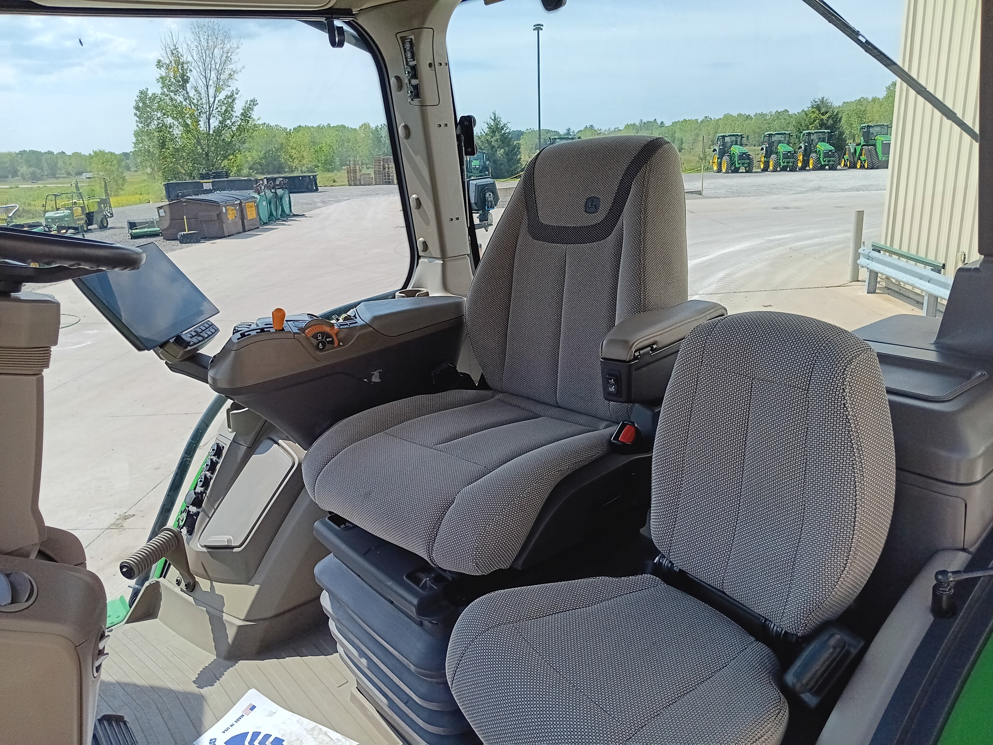 2024 John Deere 8R 250 Image 10