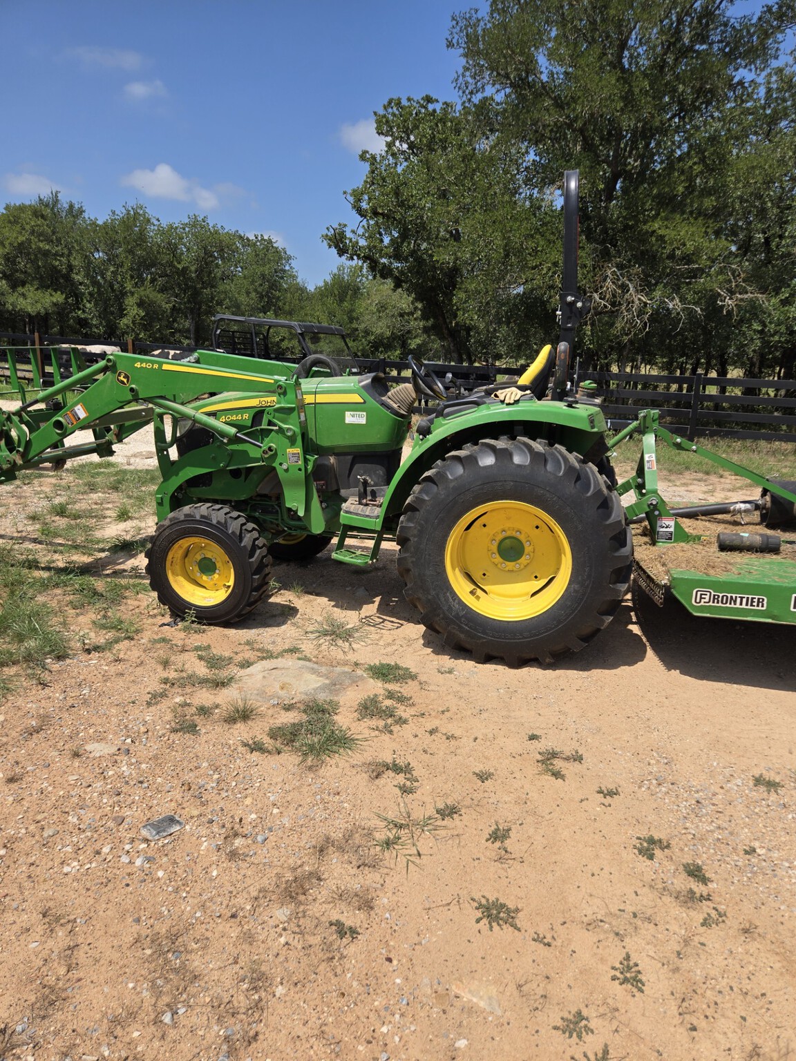 2022 John Deere 4044R Image 1