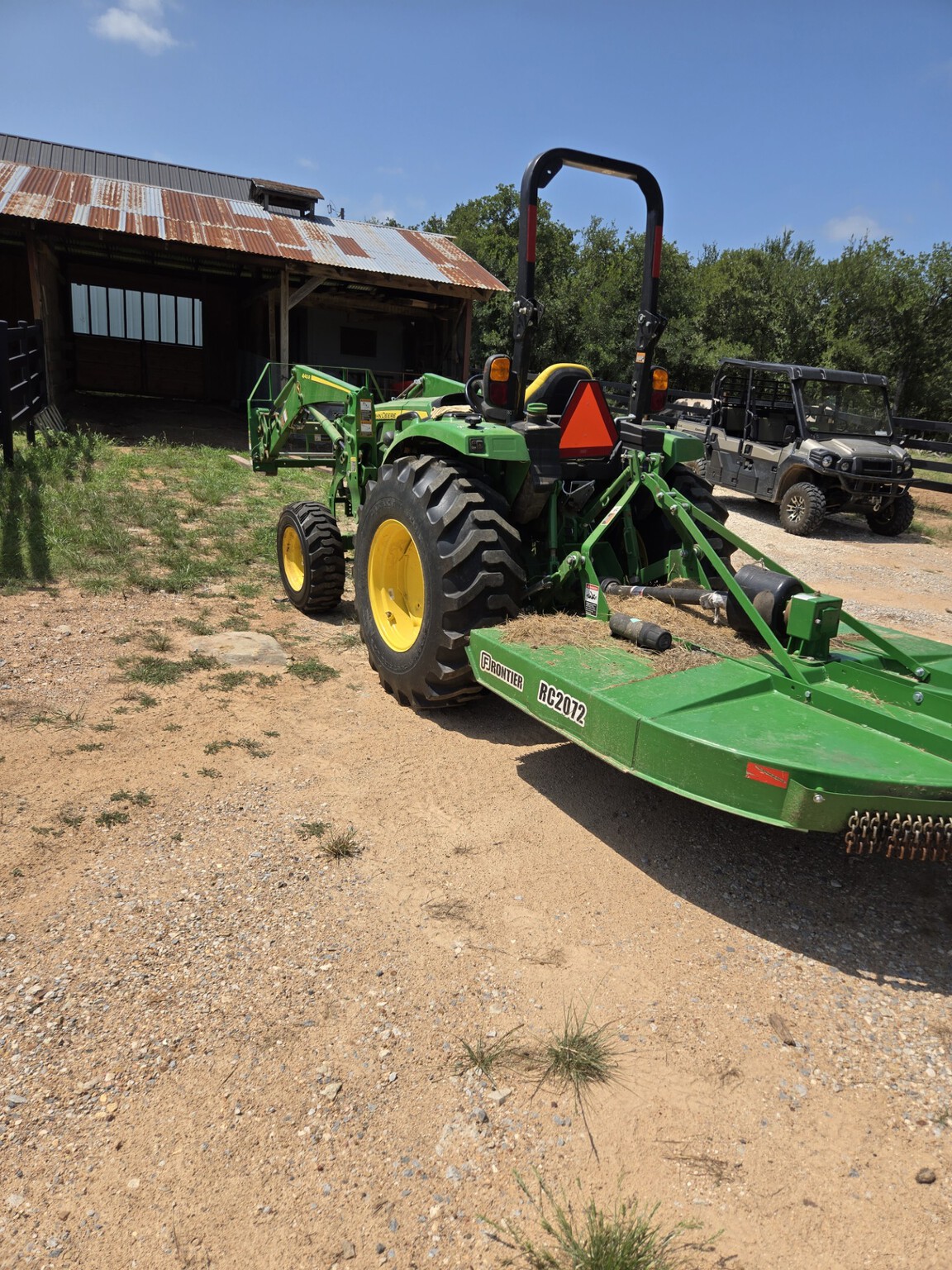 2022 John Deere 4044R Image 9