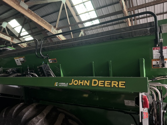 2024 John Deere 800R - Photo7