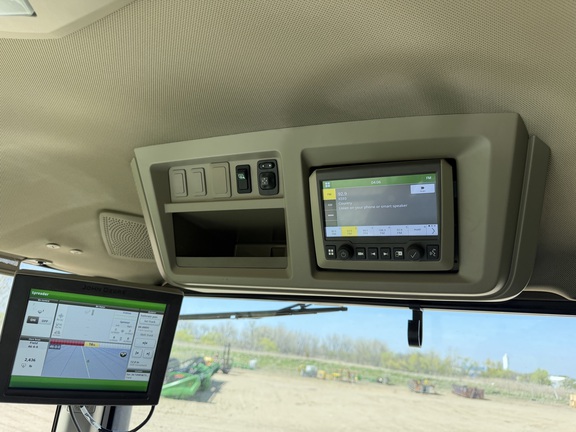 2024 John Deere 800R - Photo36
