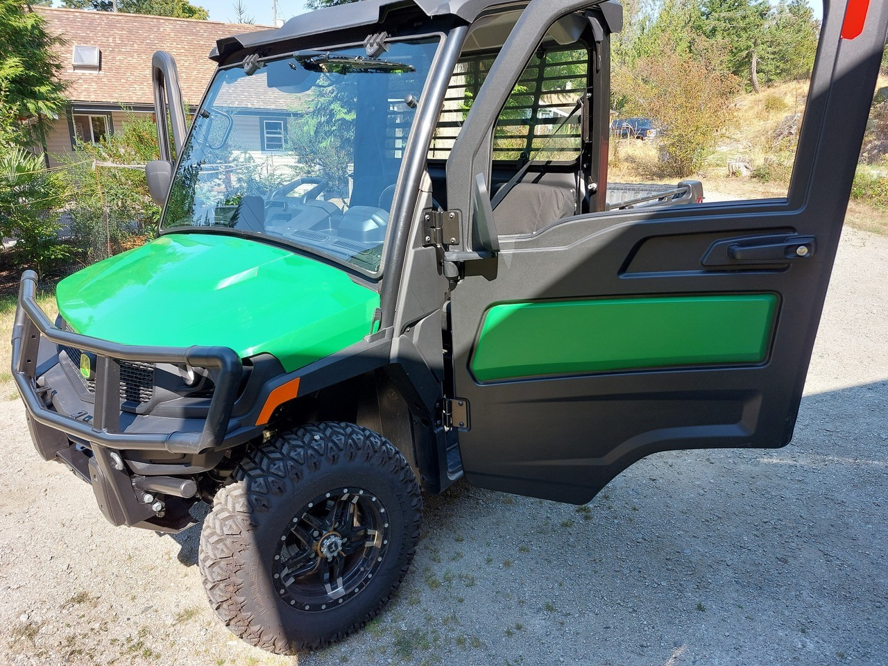 2024 John Deere XUV 835M Image 2