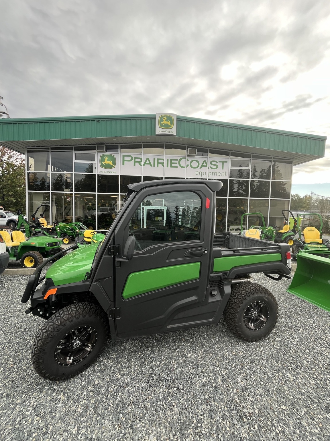 2024 John Deere XUV 835M Image 2