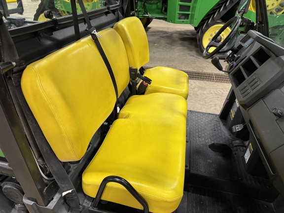 2022 John Deere XUV 835M - Photo13