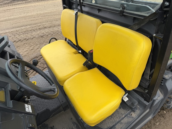 2022 John Deere XUV 835M - Photo19