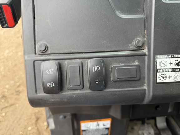 2022 John Deere XUV 835M - Photo20