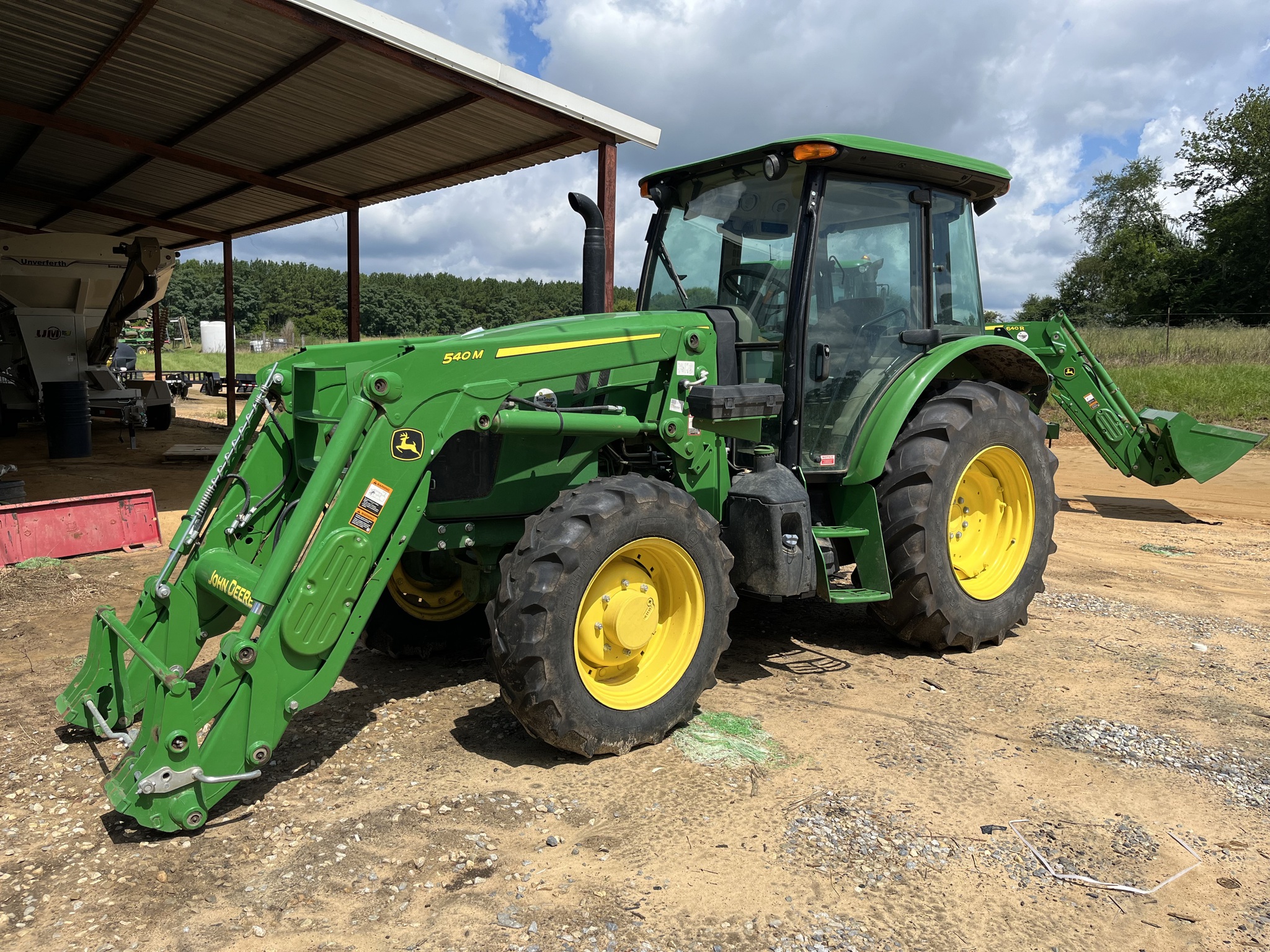 2023 John Deere 5100E Image 5