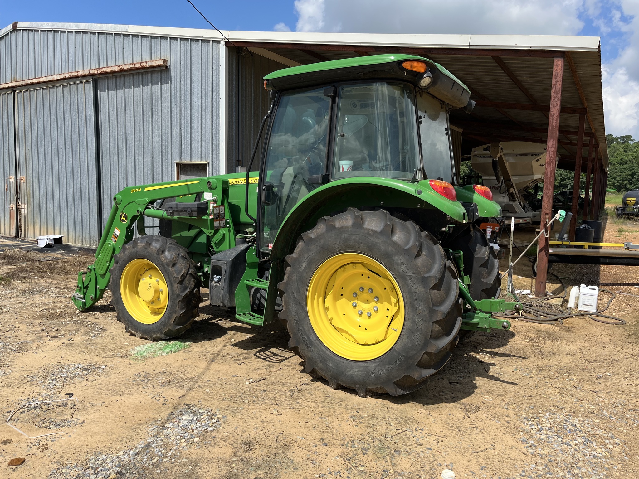 2023 John Deere 5100E Image 6