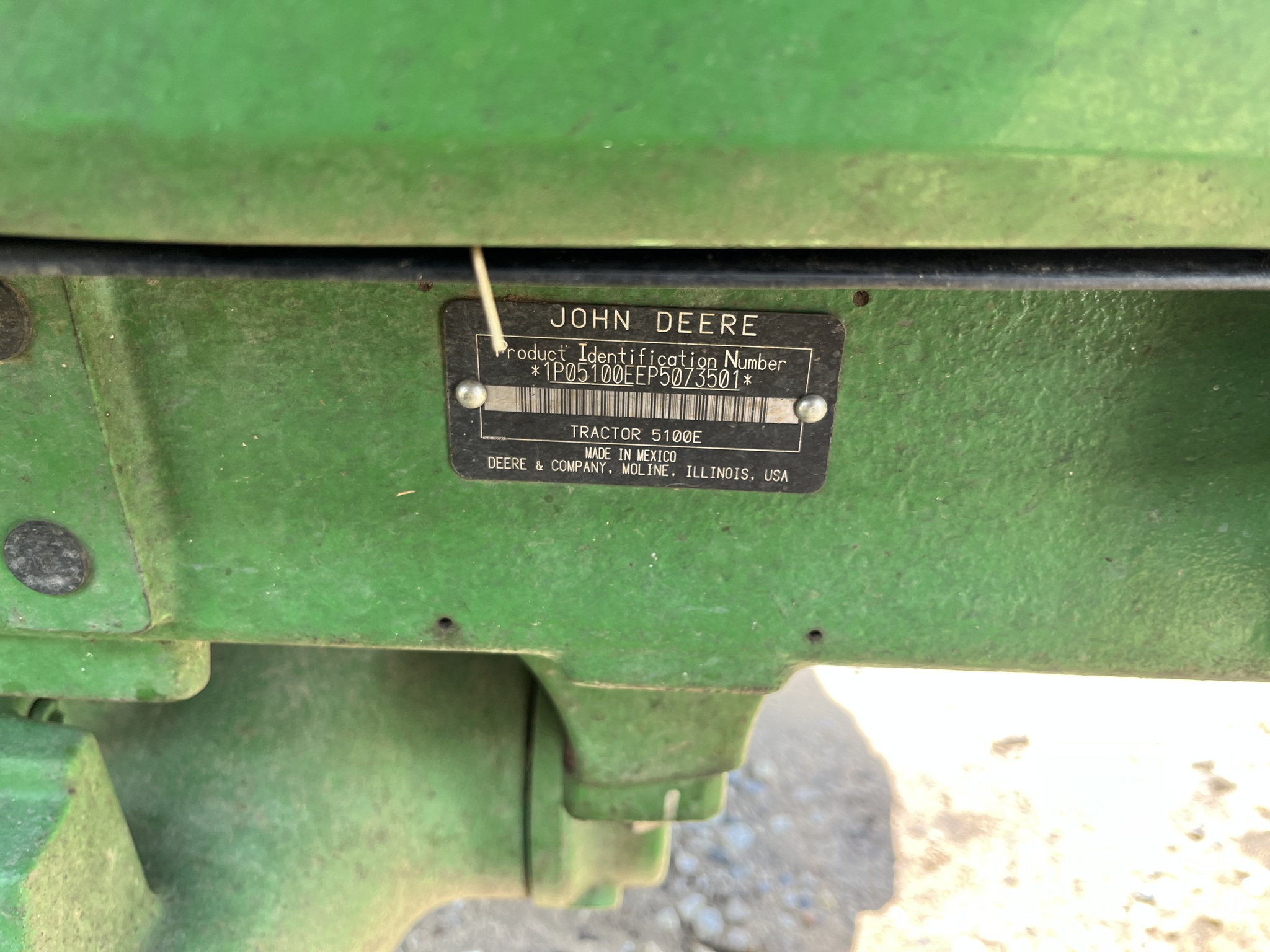 2023 John Deere 5100E Image 7