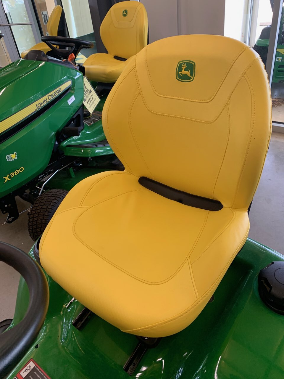 2025 John Deere X370 Image 4