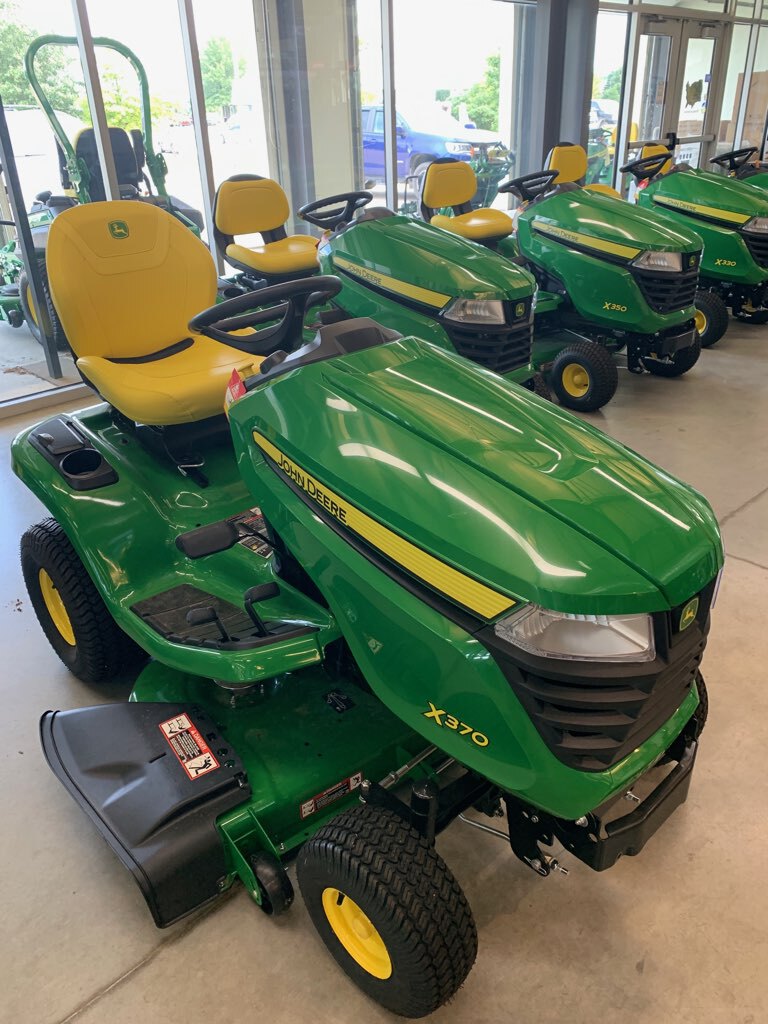 2025 John Deere X370 Image 6