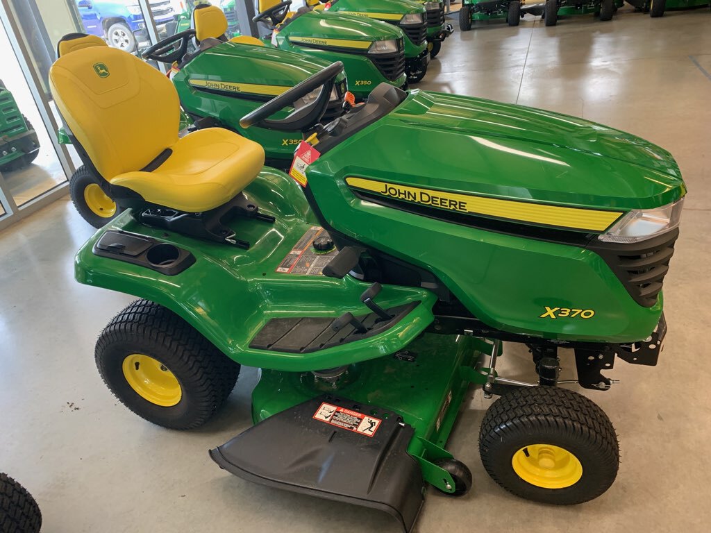 2025 John Deere X370 Image 7