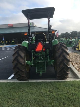2023 John Deere 5075E Photo 2