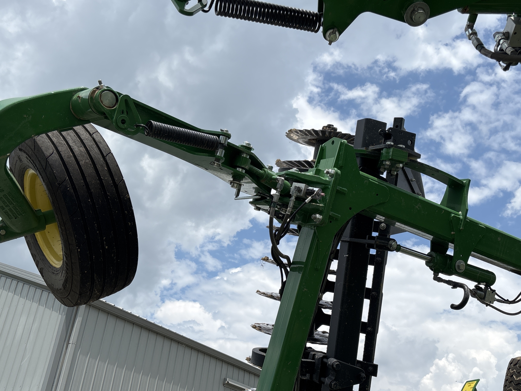 Used 2024 John Deere 2660VT Vertical Tillage at Koenig Equipment in Urbana, OH - PhotoXL11