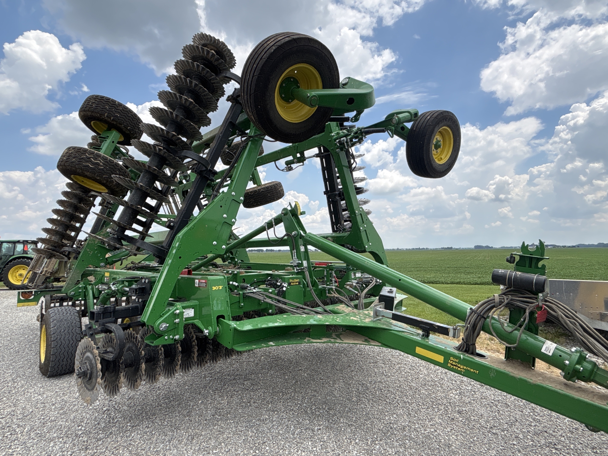 Used 2024 John Deere 2660VT Vertical Tillage at Koenig Equipment in Urbana, OH - PhotoXL1