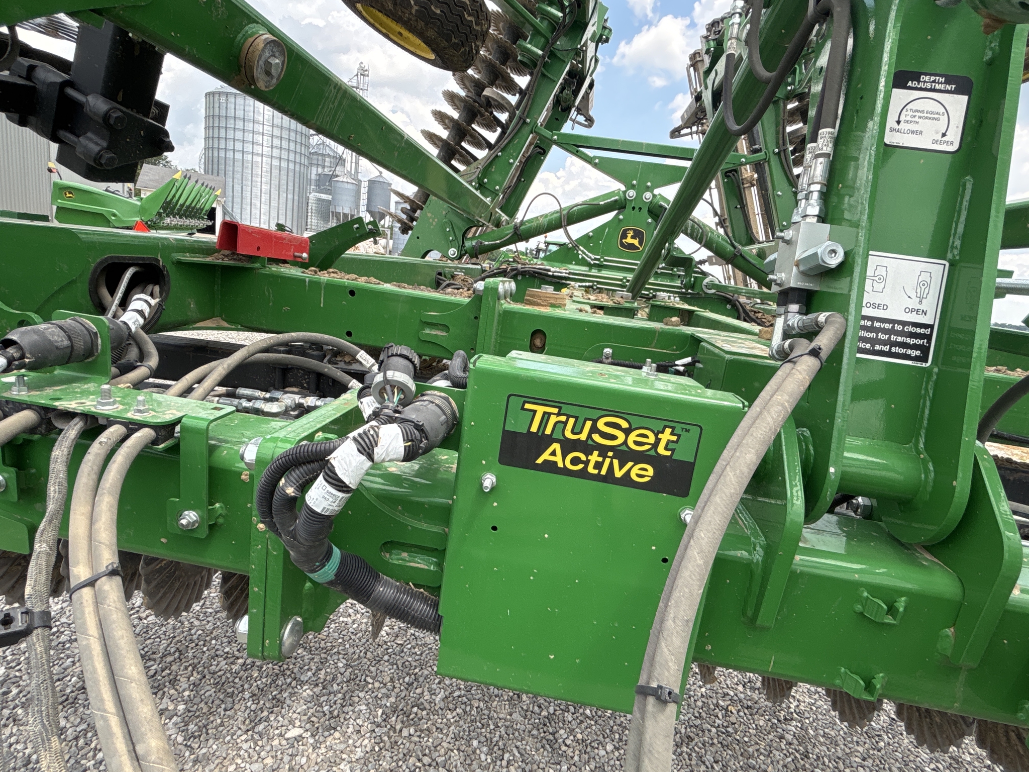 Used 2024 John Deere 2660VT Vertical Tillage at Koenig Equipment in Urbana, OH - PhotoXL12