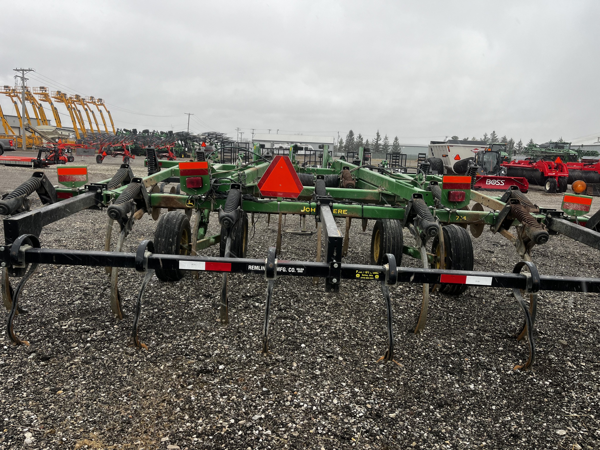 2012 John Deere 714 Image 8