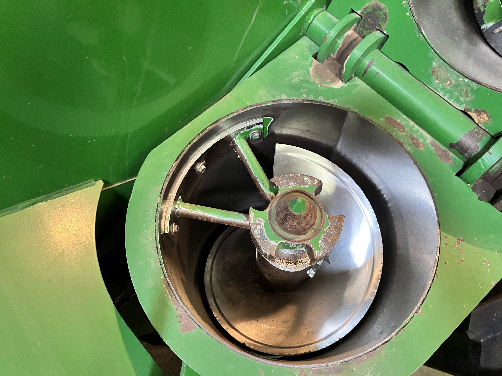 2012 Unverferth 9250 Image 10