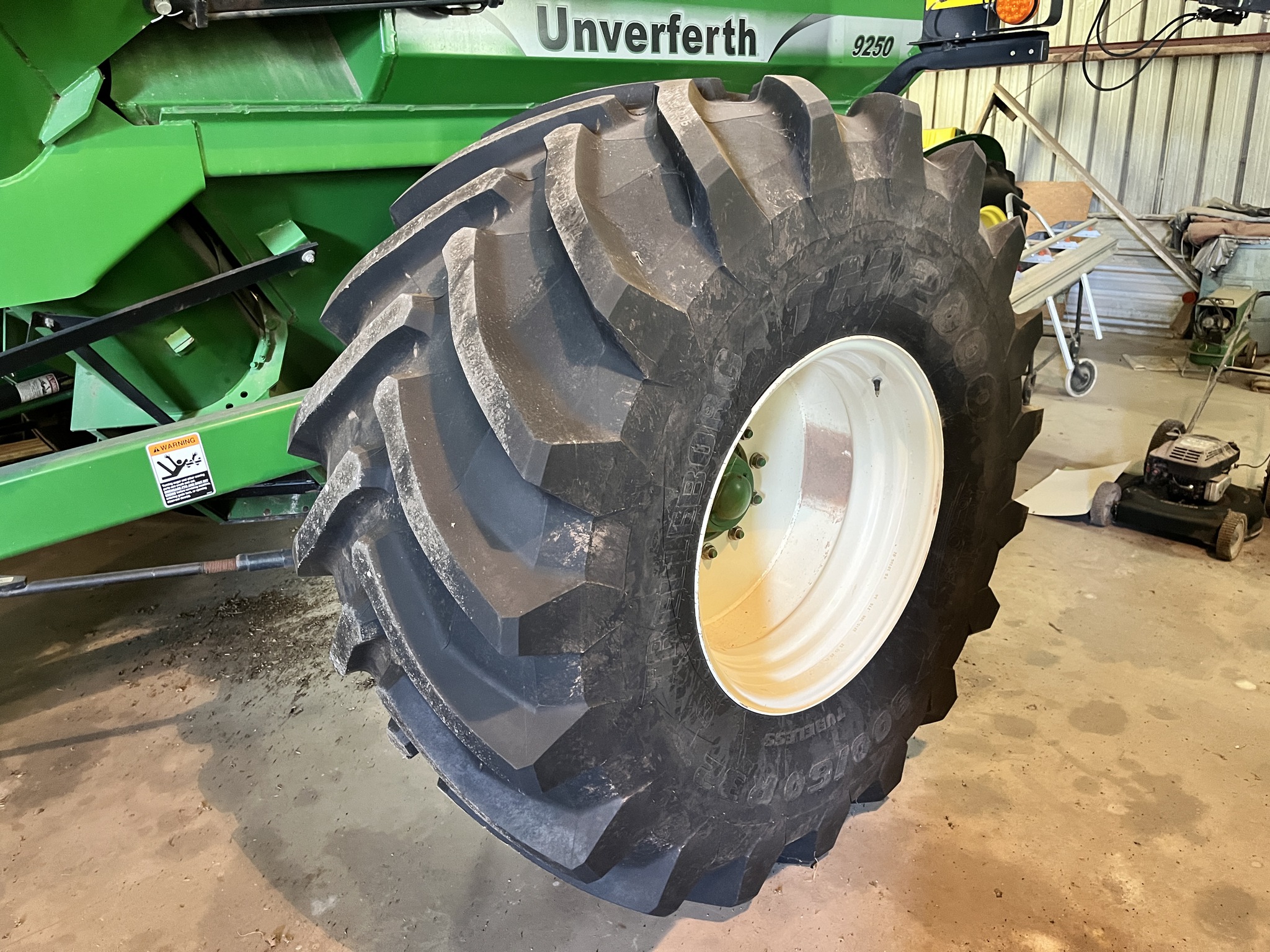 2012 Unverferth 9250 Image 13
