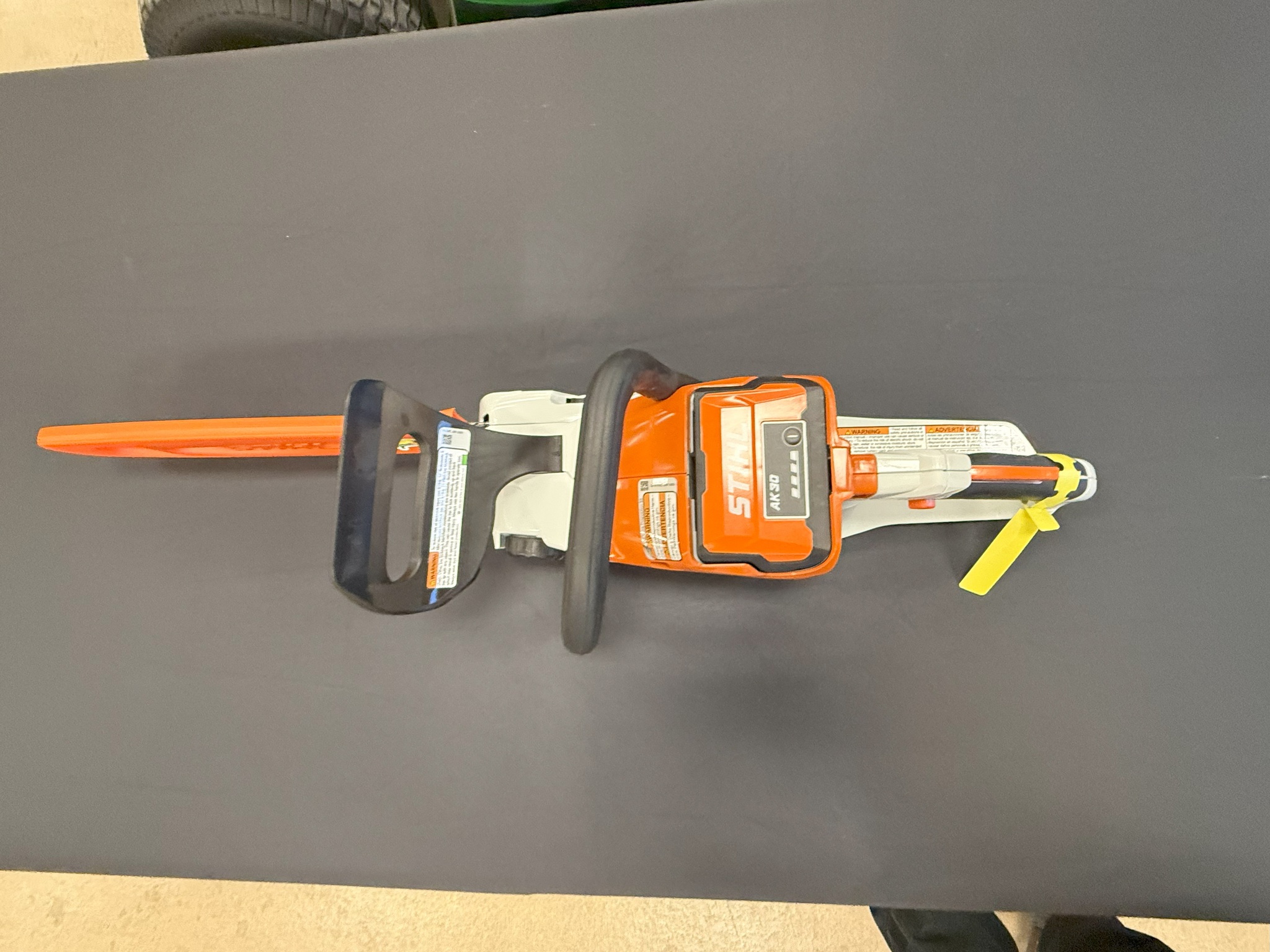 2024 Stihl MSA70 ELECTRIC CHAINSAW Image 2