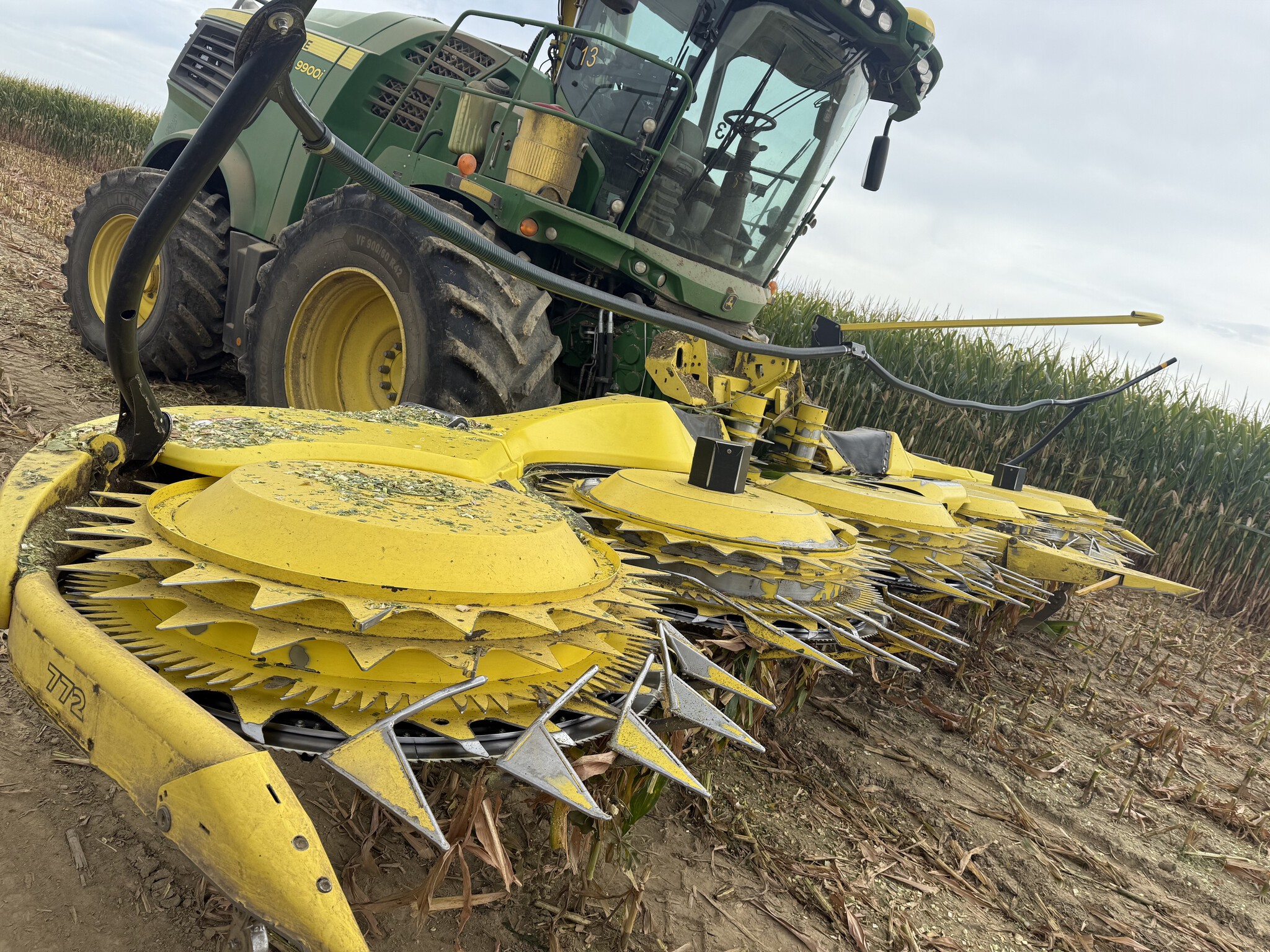 2022 John Deere 772 Image 1